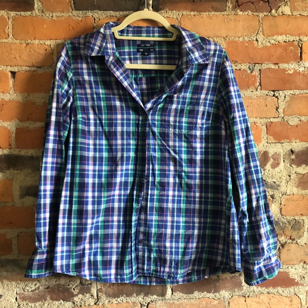 Medium Gap plaid button up